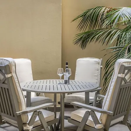 Urban Escape Apartment